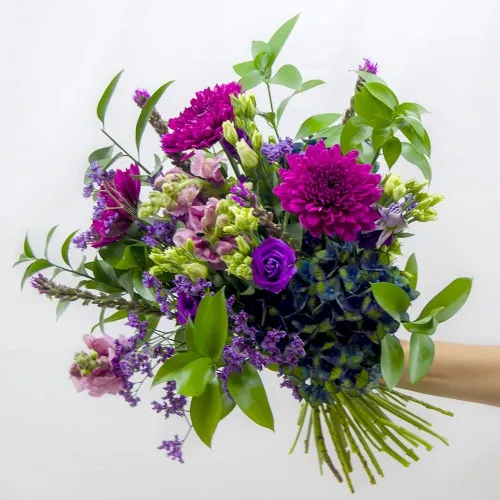 Bouquet of flowers or 3 roses 