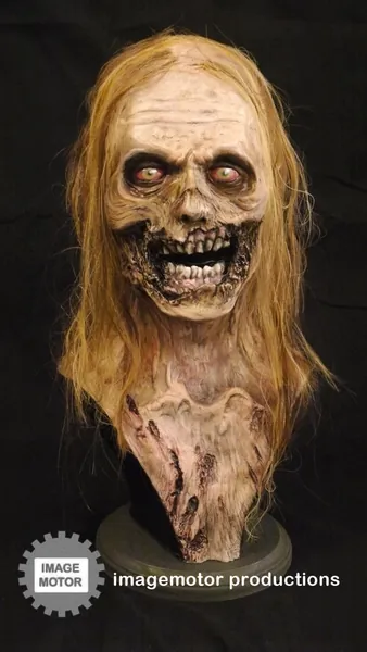 1:1 Scale Walking Dead Bicycle Girl Zombie Bust