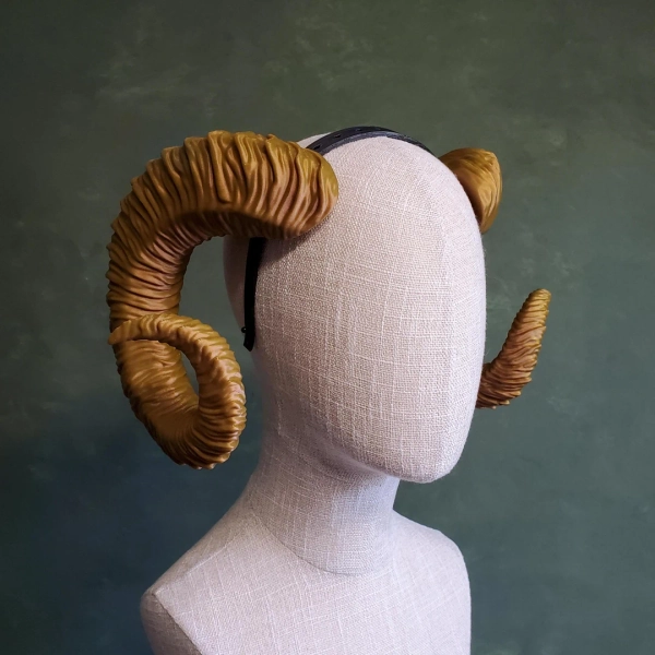 Cadence Large Curled Ram Horns - Etsy UK