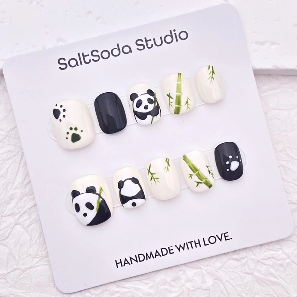 Hand Painted Panda Bamboo Nail/Black and White Nail/Cute Short Round Nail/Handmade Press on Nail/Trendy Popular Animal Nail Design