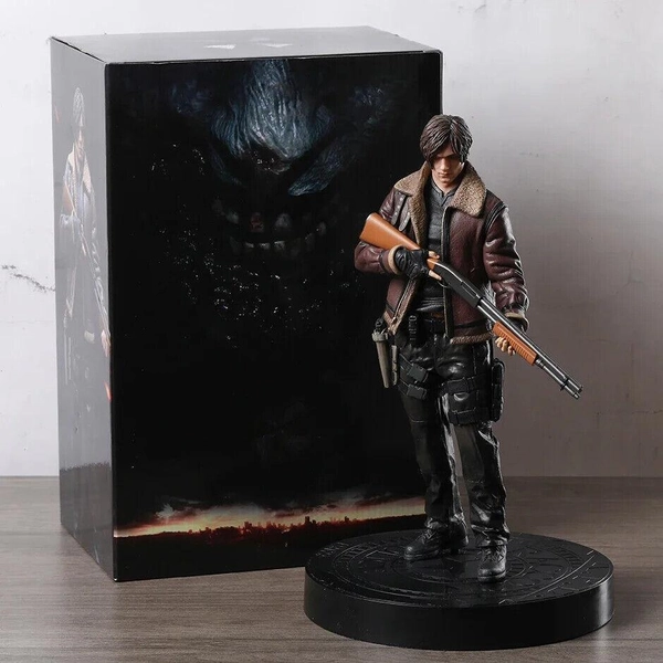 Resident Evil 4 Remake Collector’s Edition Leon Statue Box Figure Set