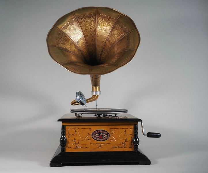 Beautiful ANTIQUE STYL Gramophone, Phonograph New Working - Record Player Antique Style - Handmade Gramophone - Nice Gift Idea