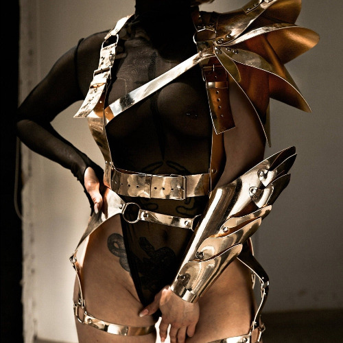 Metallic Armor Cosplay Outfit: Transform Into a Vision of Power - XL