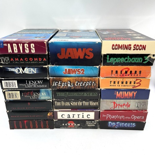 Horror Movie VHS Lot Of 23 Scream 2 Leprechaun 3 Jaws Carrie Omen Tremors &amp; More