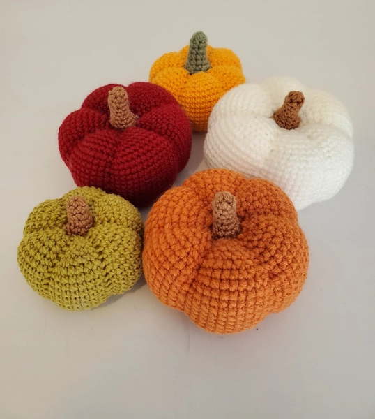 Crochet decorative pumpkins