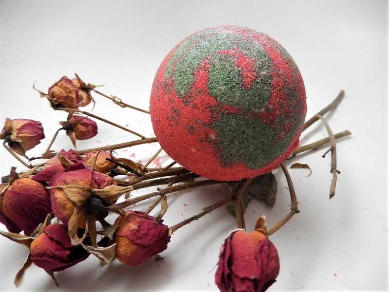 Rose Garden Large Bath Bomb, Bath Melt, Extra Large Bath Bomb, Bubble Bath Bomb, Embeds inside