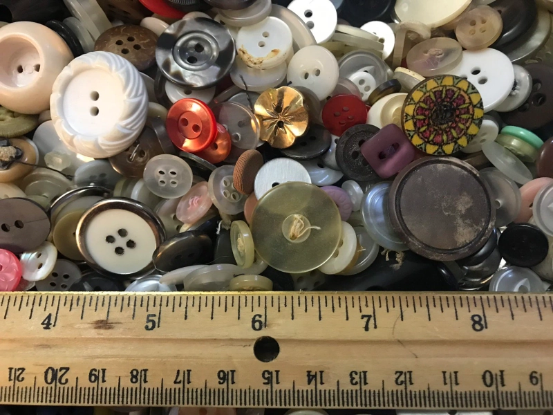 Mixed Lot of 100 Buttons New, Used and Vintage, Various Sizes & Types for Sewing Crafts Hobby Dolls