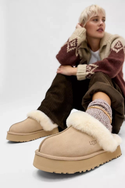 UGG Sand Disquette Slippers