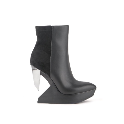 Edge Bootie | Black + Silver / 38
