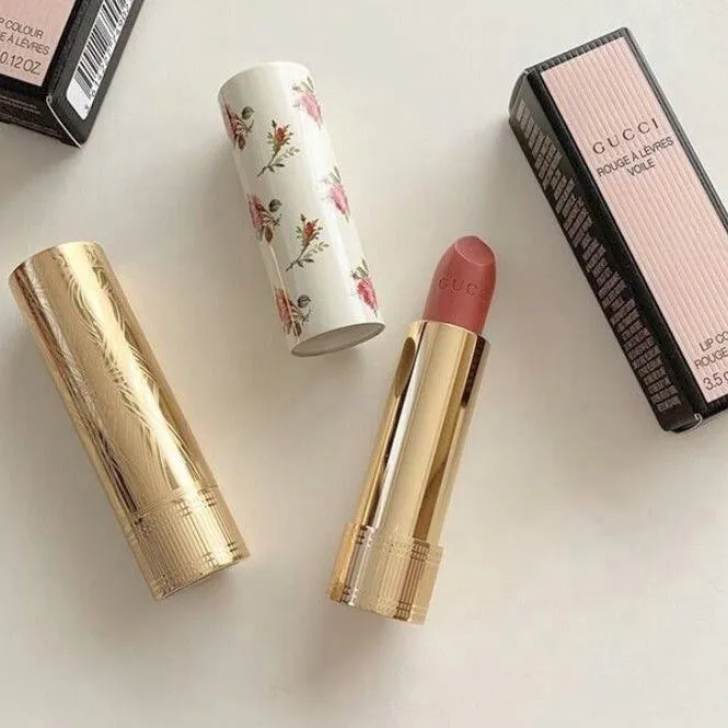 Rouge à lèvres voile