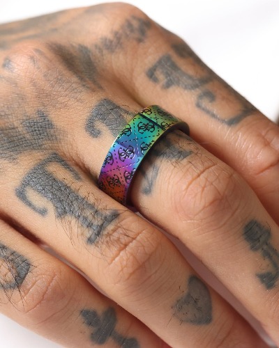 Guess Mainline 8mm 4G Pattern Ring Iridescent | 64