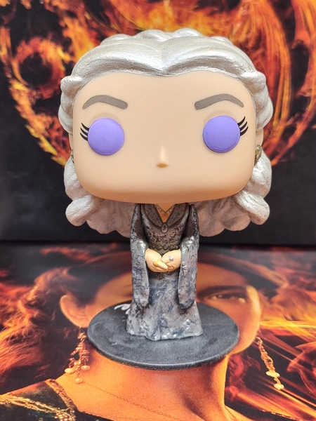 Custom Pop of Queen Helaena Targaryen at King Aegon II Targaryen and her coronation from S01 of HotD. The day she became Queen of Westeros.