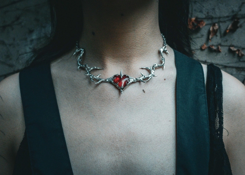 Spiky choker with red heart pendant, cyber y2k, goth jewelry, alternative necklace, liquid metal chrome heart, cybersigilism, cybercore