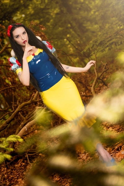 Latex Snow White Set