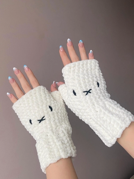 Miffy crochet fingerless mittens