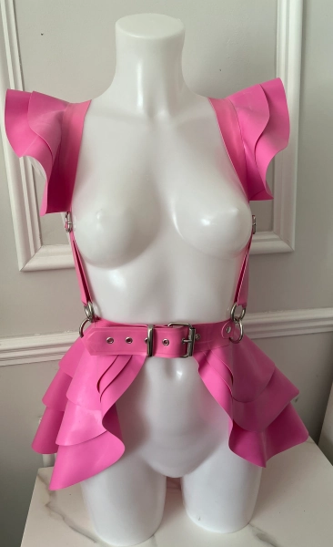 Ruffle brace peplum belt