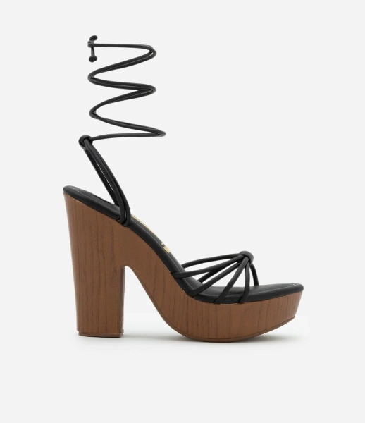 Sandália em PU Plataforma com Amarrações no Tornozelo Vizzano Preto