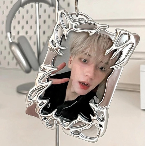 1pc Kpop Photocard Holder | Electroplated Card Holder | Aesthetic Idol Keychain | Gift for Kpop Fans | Cute Korean Accessory