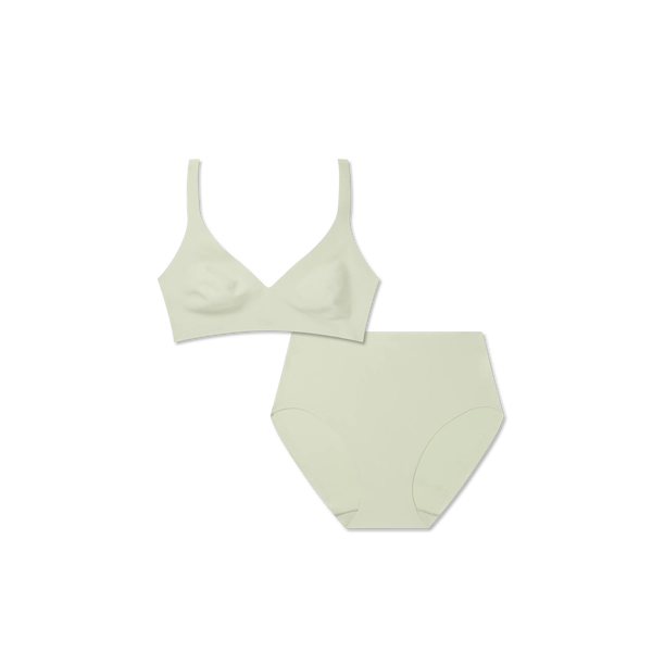 Women’s No Show Plunge Bralette + High Rise Brief