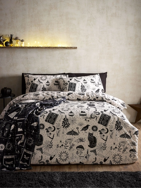 Catherine Lansfield Black/Natural Enchanted Witchcraft Reversible Duvet Cover Set