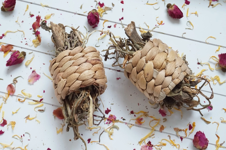 Water Hyacinth Forage Roller Toy | Forage Filled Natural Boredom Breakers for Rabbits, Guinea Pigs, Chinchillas & Small Pets