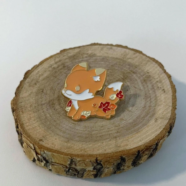 Enamel Pin "Autumn Fox" | Cute Fox Pin with Flowers | Meowpins | Gift Idea