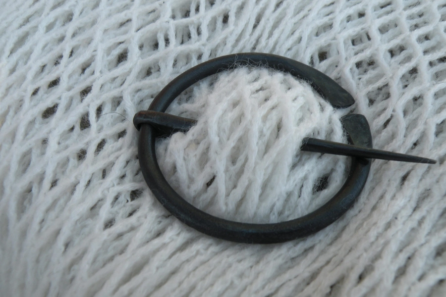 Hand forged brooch, Penannular brooch, Viking pin, celtic pin, cloak pin, shawl pin, scarf pin, celtic brooch, brooch, blacksmith made