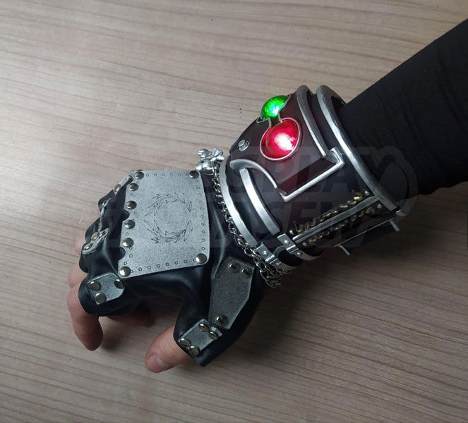 Tifa Cosplay - Right  - Final Fantasy VII Remake