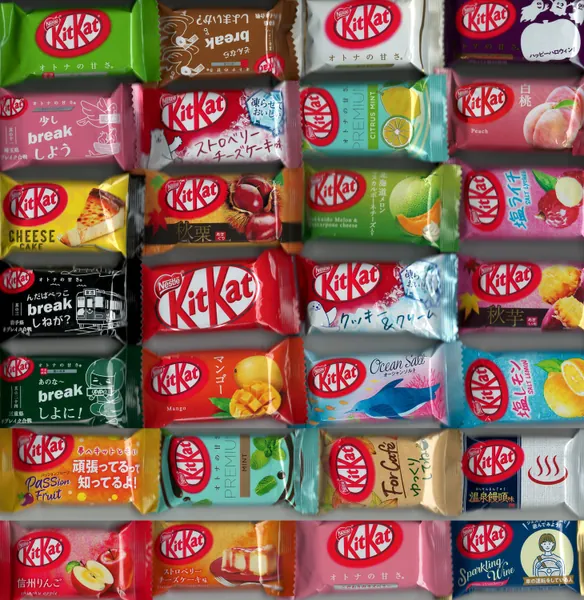 28 kinds of KitKat, 1 each, 28 flavors in total Japan