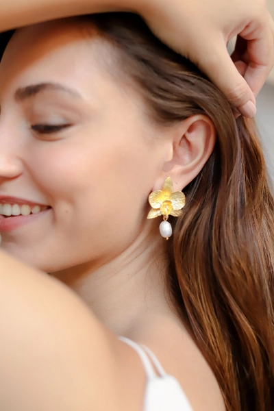 Orchid Earrings, Pearl Earrings, Boho jewelry, Pearl Bridal Earrings, Wedding Gifts,  Pearl Dangling Earrings, Christmas Gift
