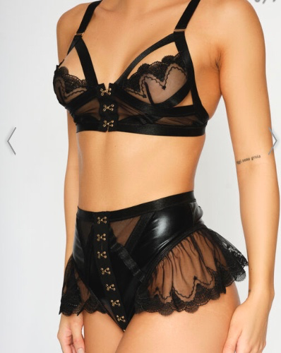 The Extrovert Crotchless Set | Ann Summers