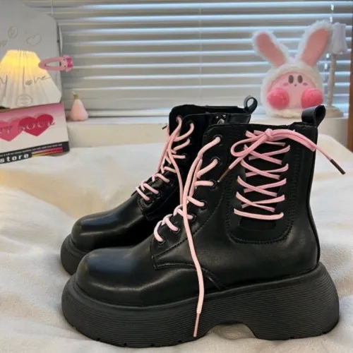 :>