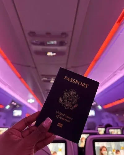 Beautiful girls all over the wrld🧳✈️