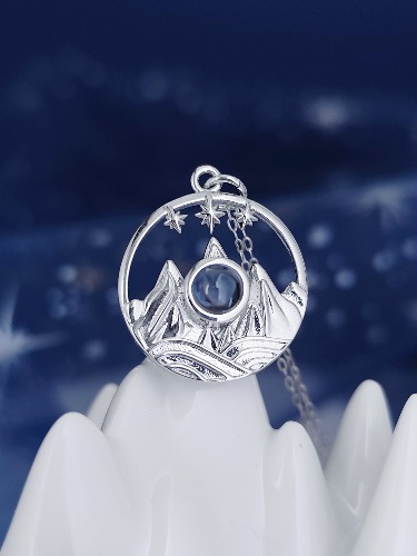 Inside Velaris Projection Necklace | Silver