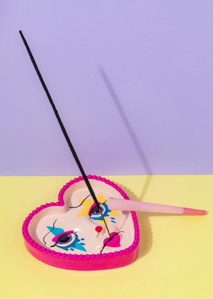 CLOWN GIRL ASHTRAY / INCENSE HOLDER