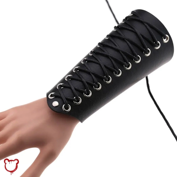 Lace Up Gothic Armband