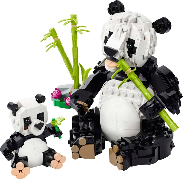 Wild Animals: Panda Family 31165 | Creator 3-in-1 | Buy online at the Official LEGO® Shop US 