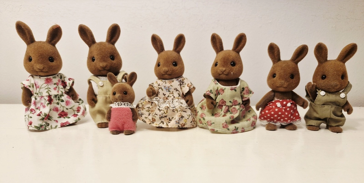 Sylvanian Families Wildwood Brown Rabbit Family Of 7 Including Baby