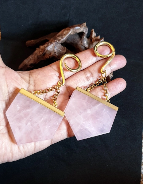Rose quartz ear hangers,quartz ear weights,teardrop ear weights,guage earring
