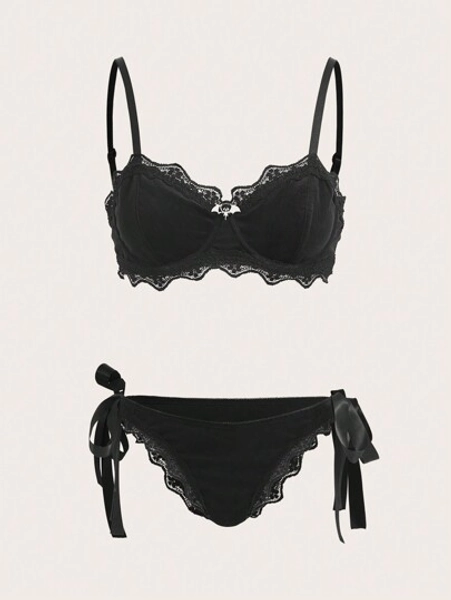 ROMWE Goth Contrast Lace Underwire Lingerie Set
