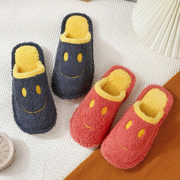 Cozy Fashionable Smiley Face Slippers