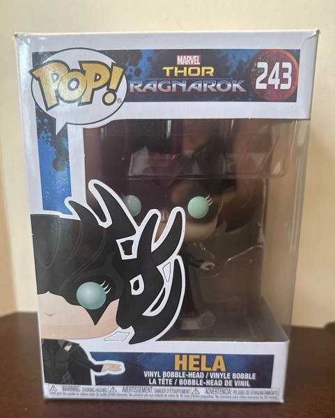 Funko Pop Marvel Thor Ragnarok Hela 243 Vinyl Bobble-Head