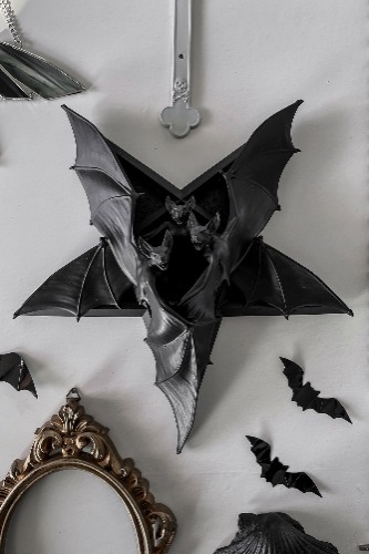 Night Trinity Wall Plaque | One Size / Black / 100% Resin