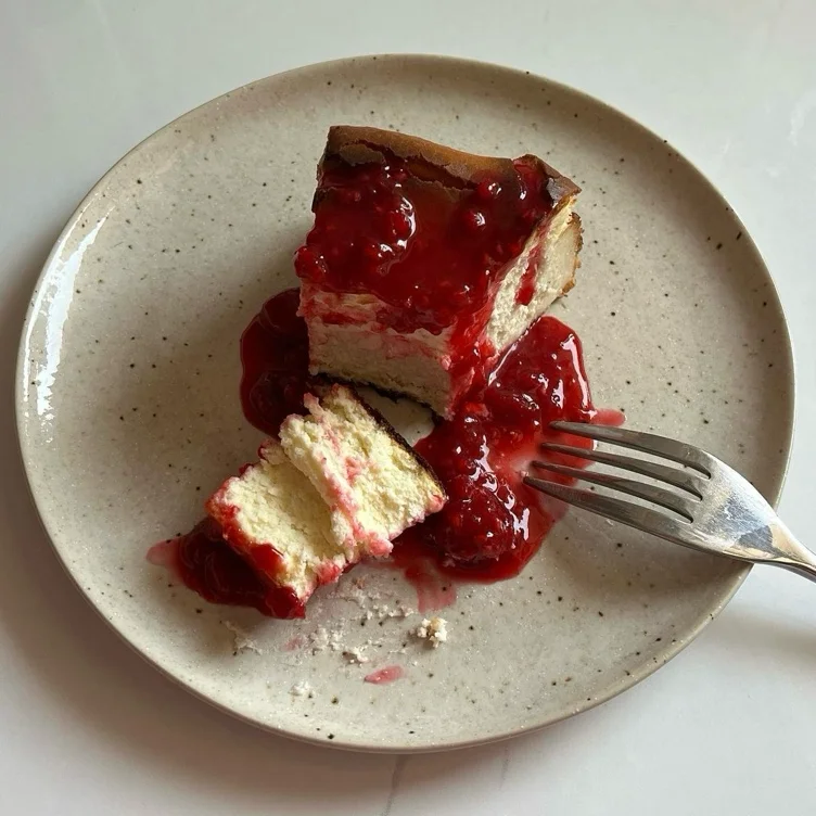 Slice of My fav cake 🍓🫐