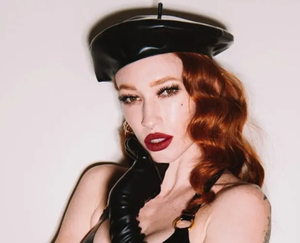 Lady Lucie Latex beret