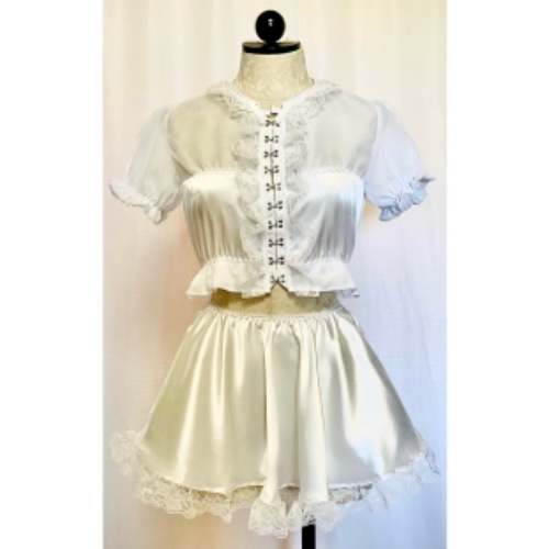 The Antoinette Clasp Set in White | customizable