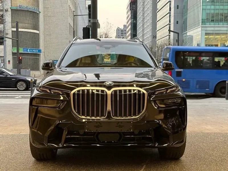 BMW X7 2024 г.