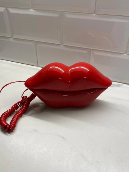 Vintage Red Lips Telephone 1990s WORKING, red pop art kitsch phone unusual home decor