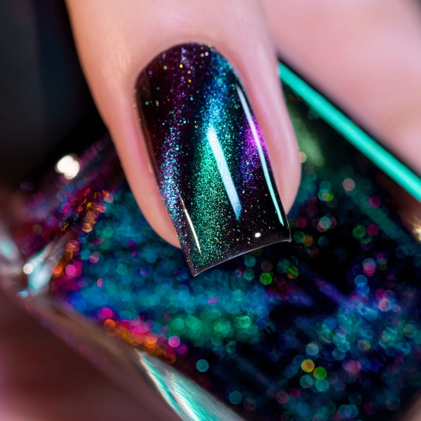 Deep Space - Teal to Purple Magnetic Holographic Nail Polish
