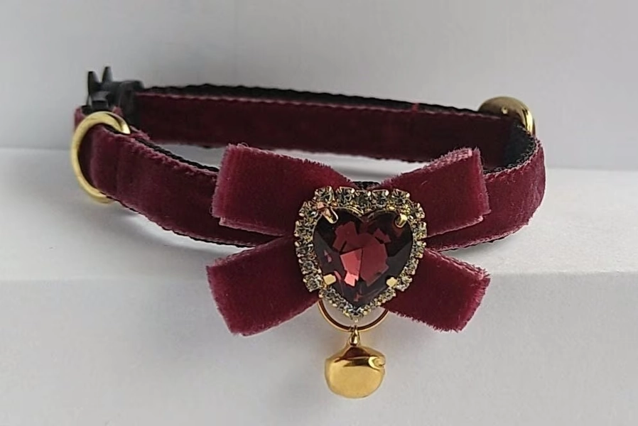 Cat collar- plum velvet/ID Tag Bow design collar/Crystal cat collar/Bow bell collar/royal Velvet collar/dog  collar/Non-Breakaway/Breakaway
